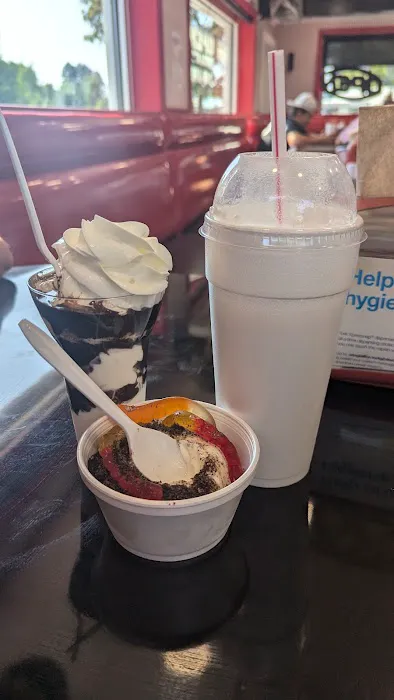 Charlie Brown Creme Cone Picture 5
