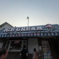 Scoops & More Ice Cream ico