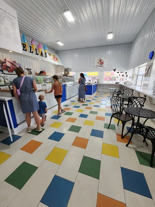 Bellas Creamery Picture 4