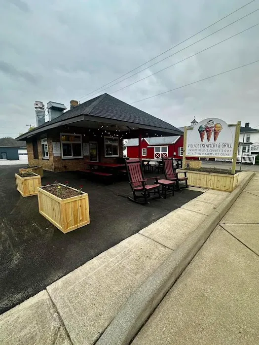 Village Creamery and Grill Picture 3