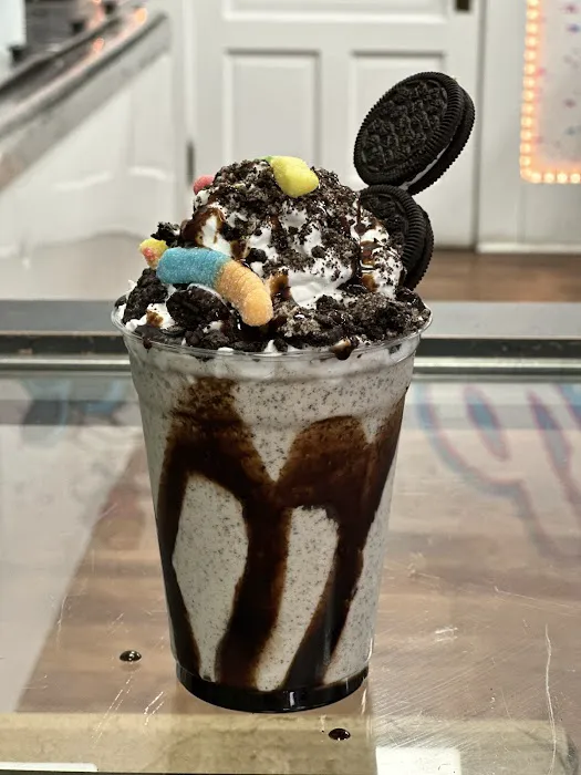 Drip Dreams Ice Cream Shop Picture 4