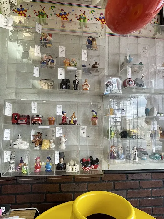 Clown Cones & Confections Picture 8