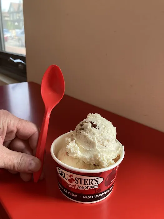 Bruster's Real Ice Cream Picture 1