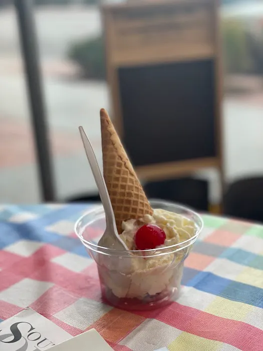 Shorty's Ice Cream Parlor Picture 4