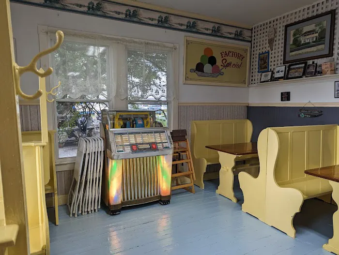 Weldon's Ice Cream Factory Picture 10