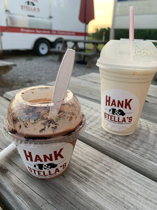 Hank and Stella's Picture 5