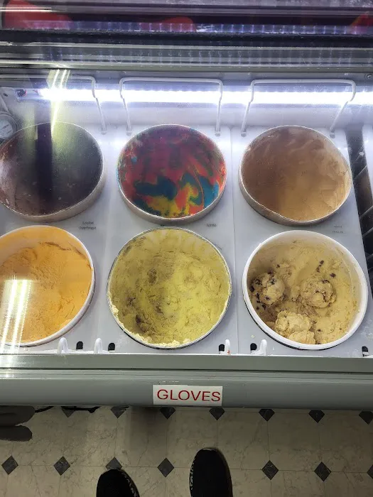 Rock-a-Billy's Ice Cream Picture 1
