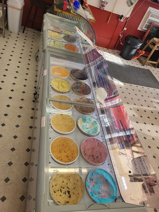 Rock-a-Billy's Ice Cream Picture 4