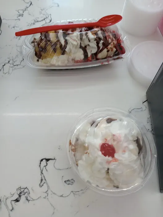 Ella Mae’s Sundaes Picture 4