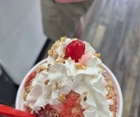 Ella Maeu2019s Sundaes
