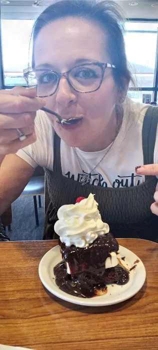 Ella Mae’s Sundaes Picture 8