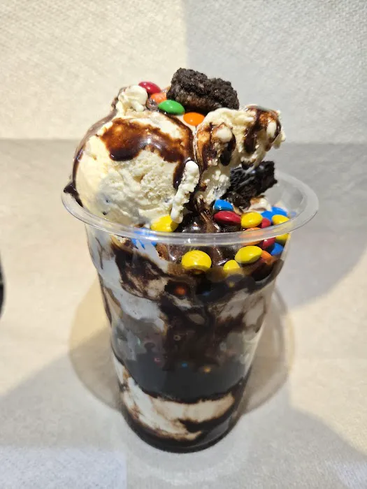 Crystal Falls Mini Golf & Ice Cream Shop Picture 5