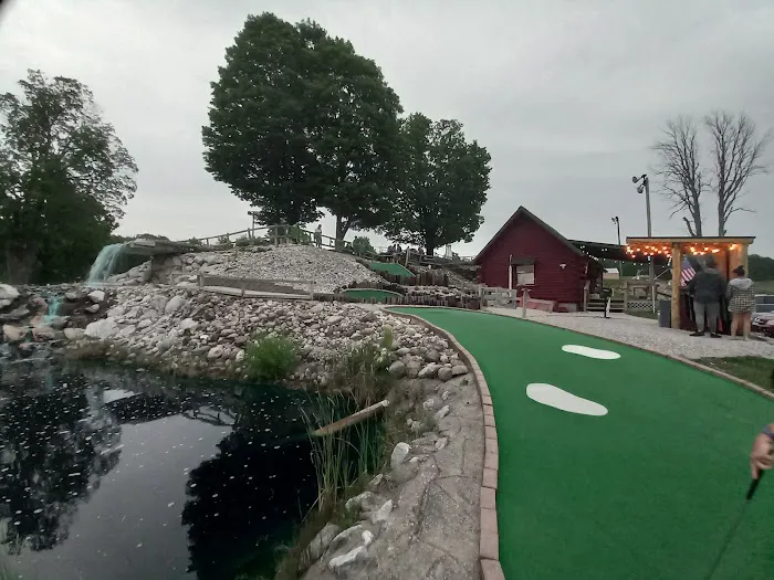 Crystal Falls Mini Golf & Ice Cream Shop Picture 4