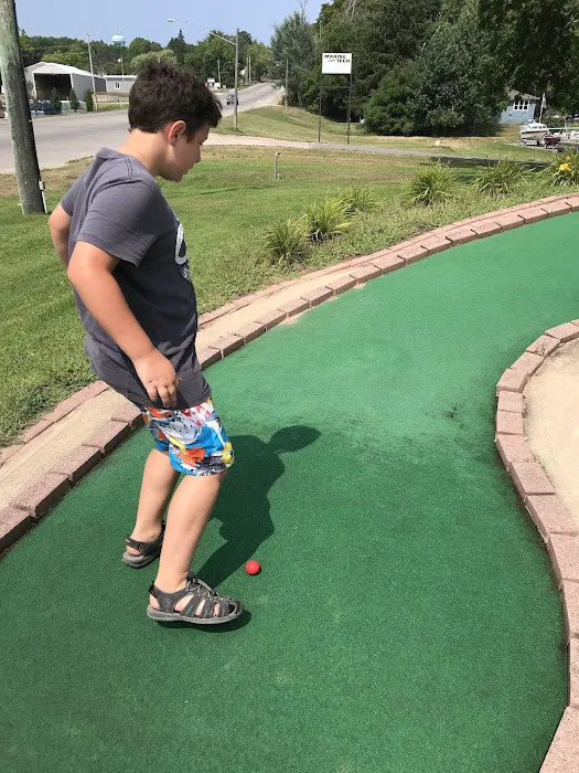 Crystal Falls Mini Golf & Ice Cream Shop Picture 7