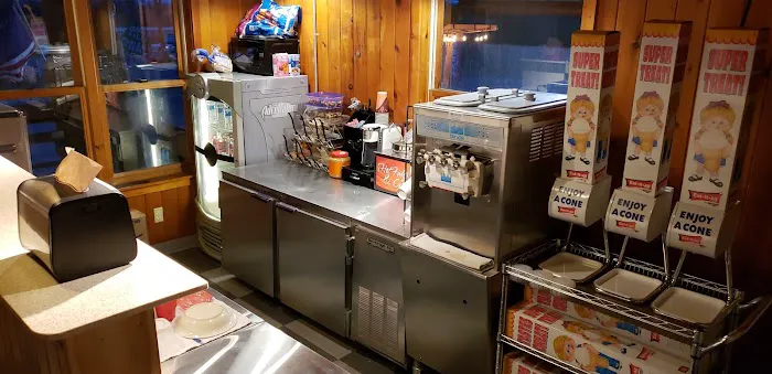 Crystal Falls Mini Golf & Ice Cream Shop Picture 10