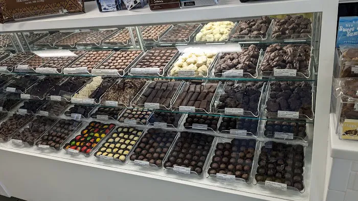 Kilwins Ice Cream - Chocolate - Fudge Picture 2