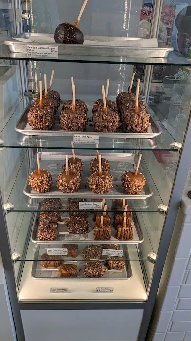 Kilwins Ice Cream - Chocolate - Fudge Picture 5
