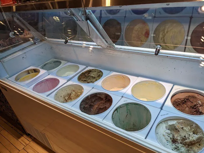 Sanders Chocolate & Ice Cream Shoppe - Rochester Picture 1