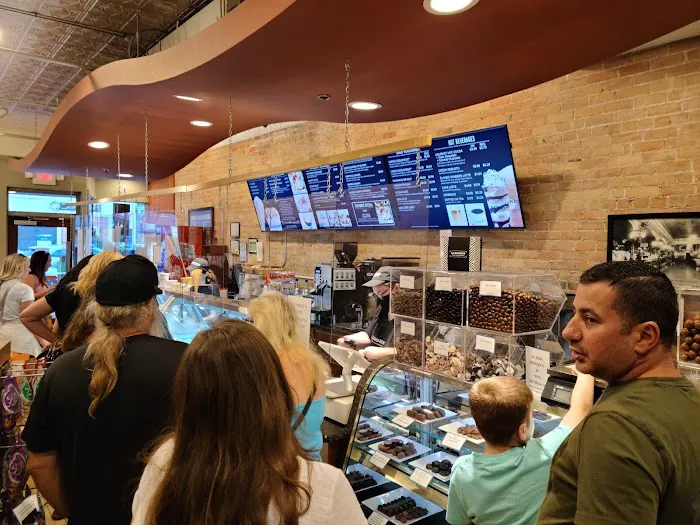 Sanders Chocolate & Ice Cream Shoppe - Rochester Picture 4