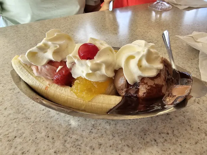 Oberweis Ice Cream and Dairy Store Picture 4