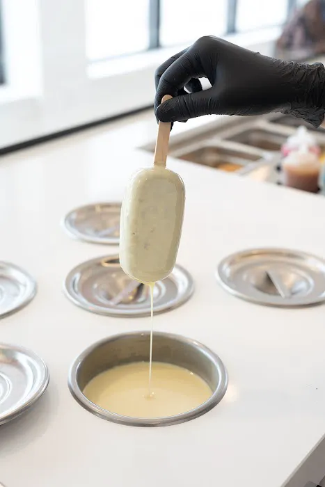 Bombshell Treat Bar Picture 1
