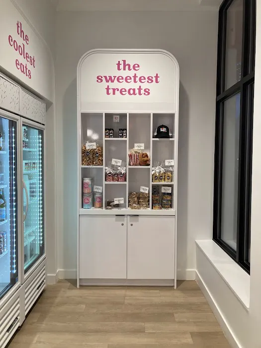Bombshell Treat Bar Picture 6