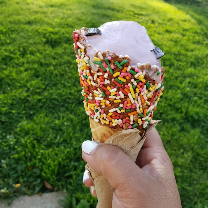 Heyn's Ice Cream Iowa City Picture 4