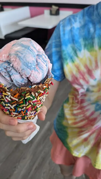Heyn's Ice Cream Iowa City Picture 8
