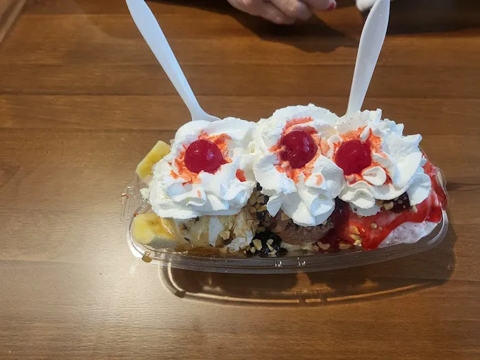 The Cardinal Scoop Picture 2