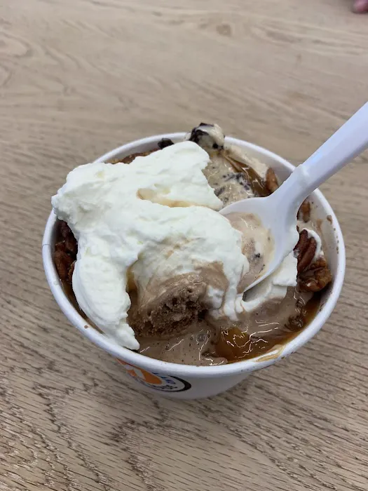 Mitchell’s Ice Cream (Strongsville Shop) Picture 2