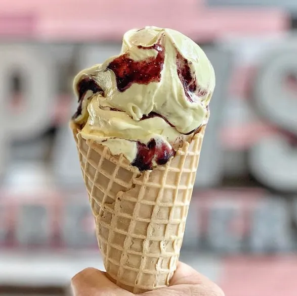Pav's Creamery in Bath Picture 3