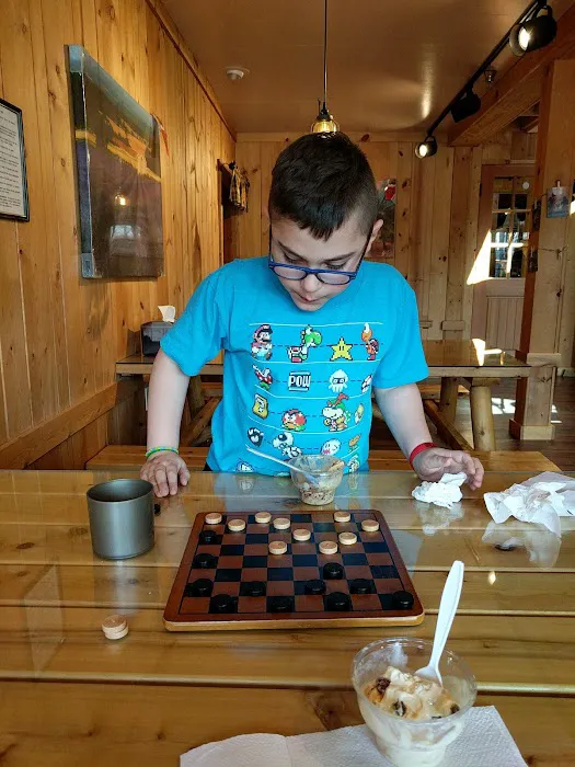 Pinecone Ice Cream Shop Picture 10