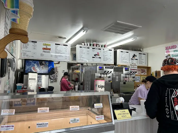 Earl's Dari Drive-In Picture 2