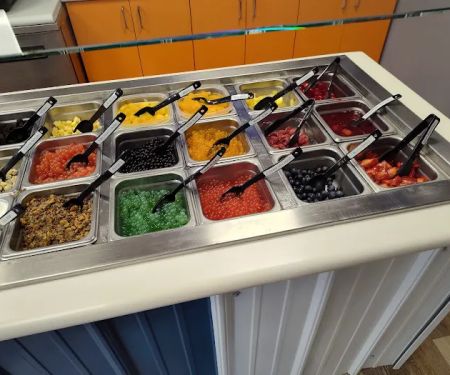 Skipper's Frozen Yogurt & Dessert Shop