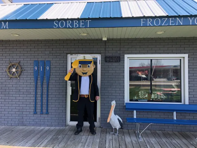 Skipper's Frozen Yogurt & Dessert Shop Picture 2