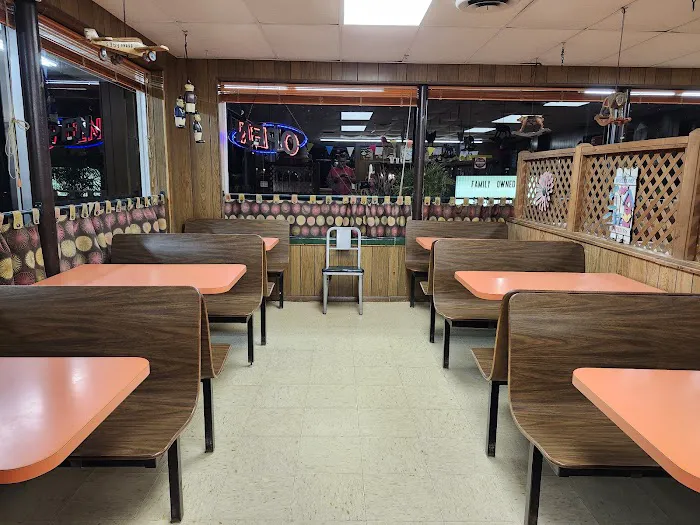 Dee's Dairy Bar Picture 1