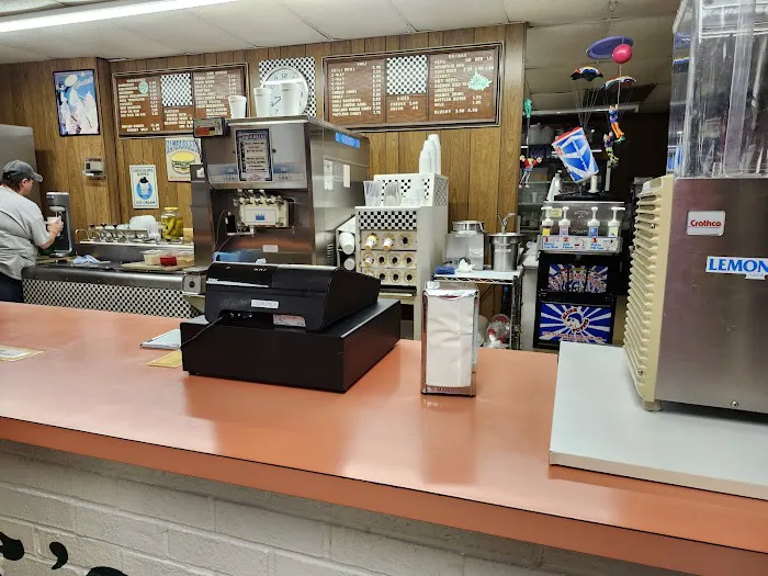 Dee's Dairy Bar Picture 2