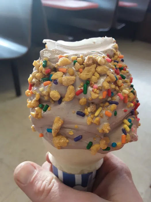 Dee's Dairy Bar Picture 5
