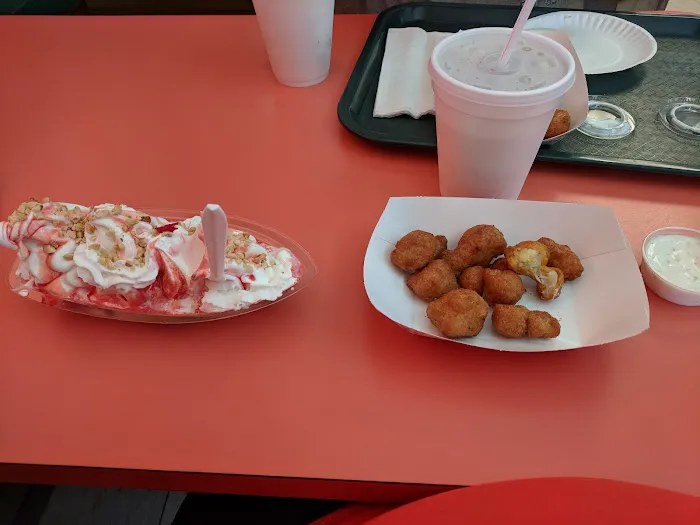 Dee's Dairy Bar Picture 6