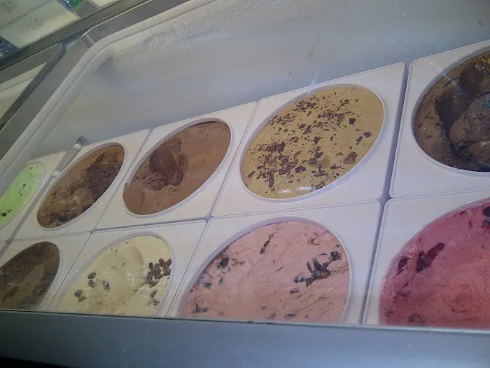 Laker Shakes Burdickville Market Picture 1