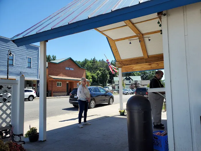 Blue Moon Ice Cream Shop Picture 7