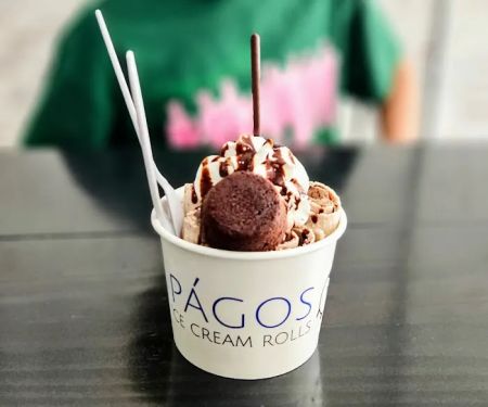 Pu00e1gos Ice Cream Rolls and Bubble Tea