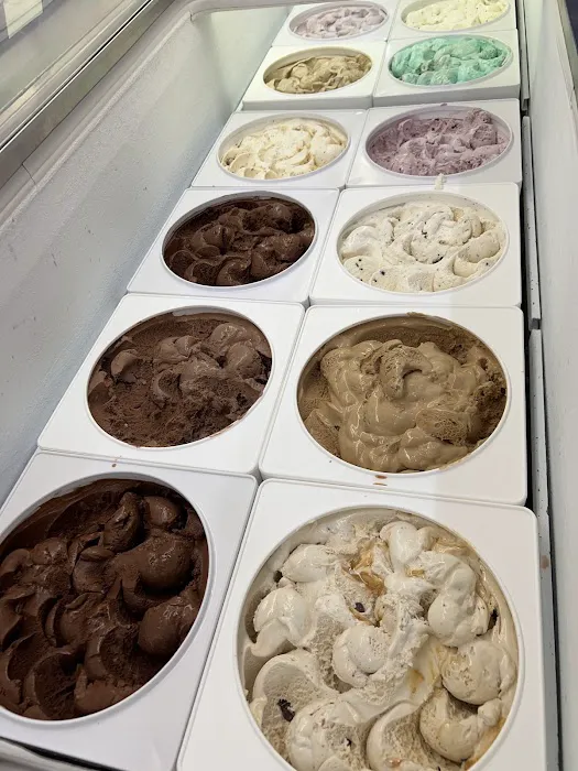 Golden Cone Frozen Custard & Ice Cream - Royal Oak Picture 4