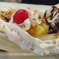 MJ's North End Ice Cream Parlor ico