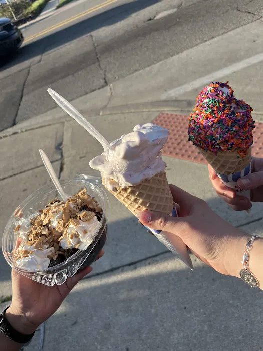Jim's Frostie Treats Picture 6