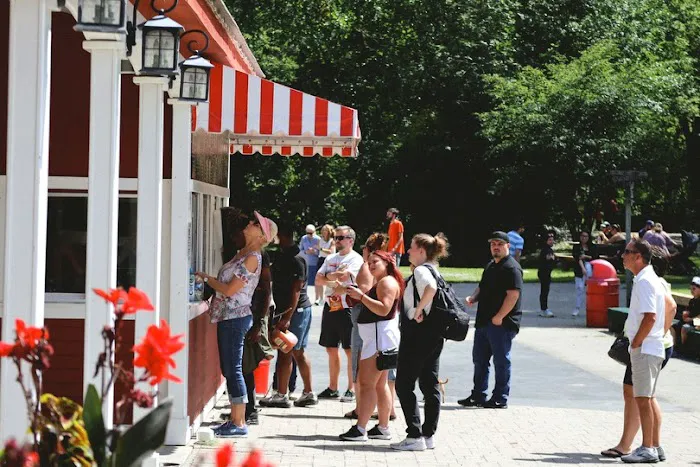 Yates Ice Cream Shoppe Picture 4