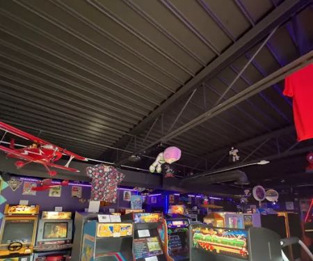 HIGH SCORE Ice Cream & Arcade