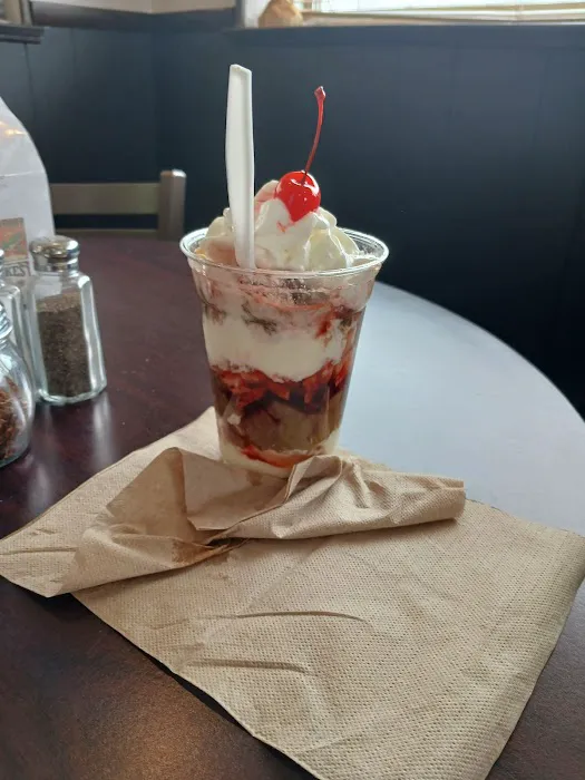 Britt's Candy & Ice Cream Shop Picture 2