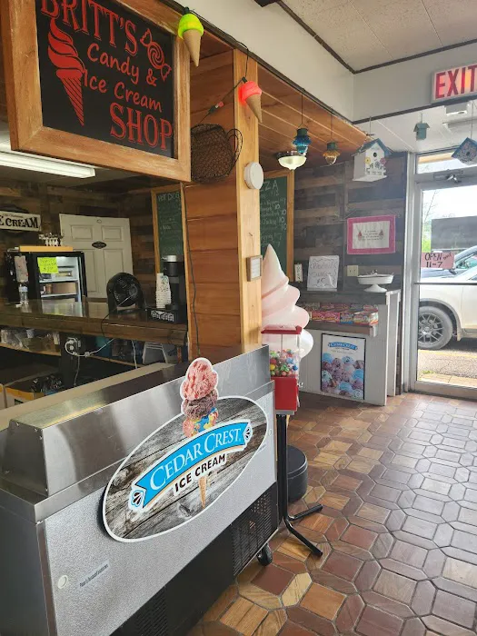Britt's Candy & Ice Cream Shop Picture 4