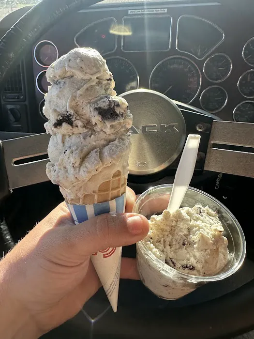 Britt's Candy & Ice Cream Shop Picture 10
